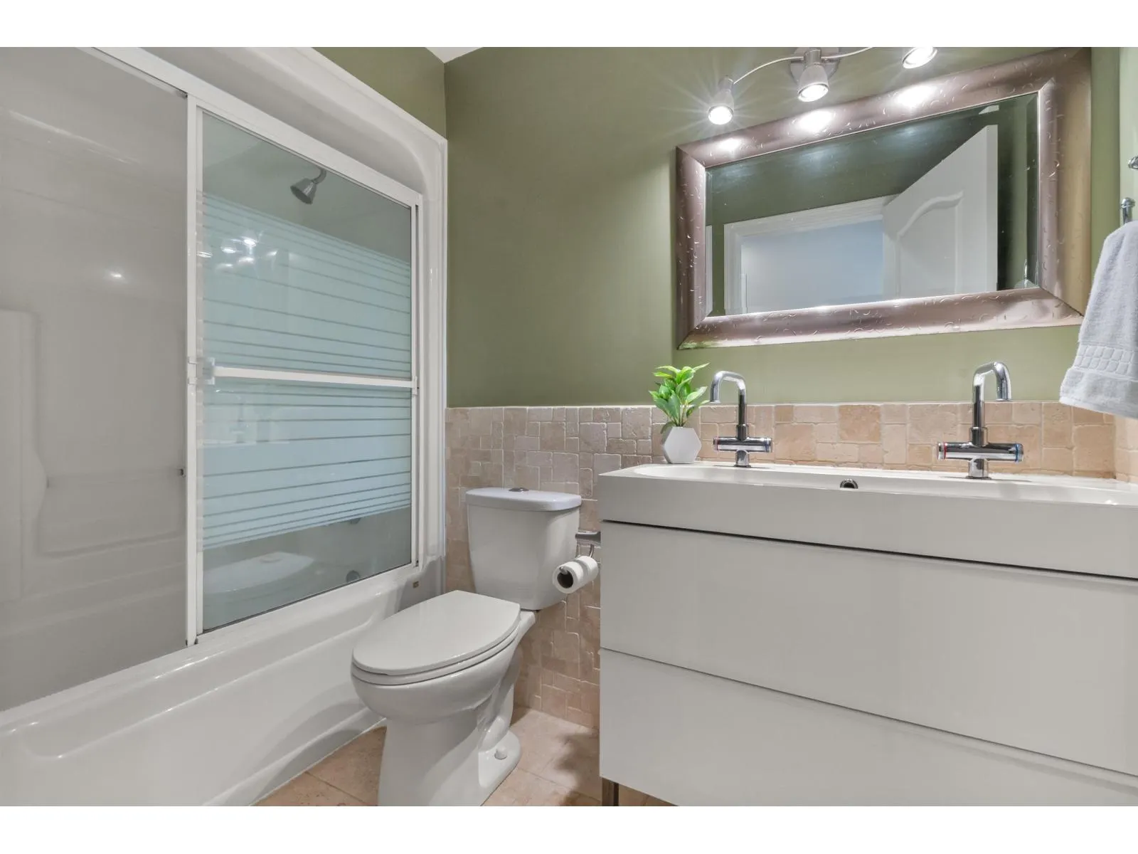 322 MIAMI RIVER DRIVE|Harrison Hot Springs