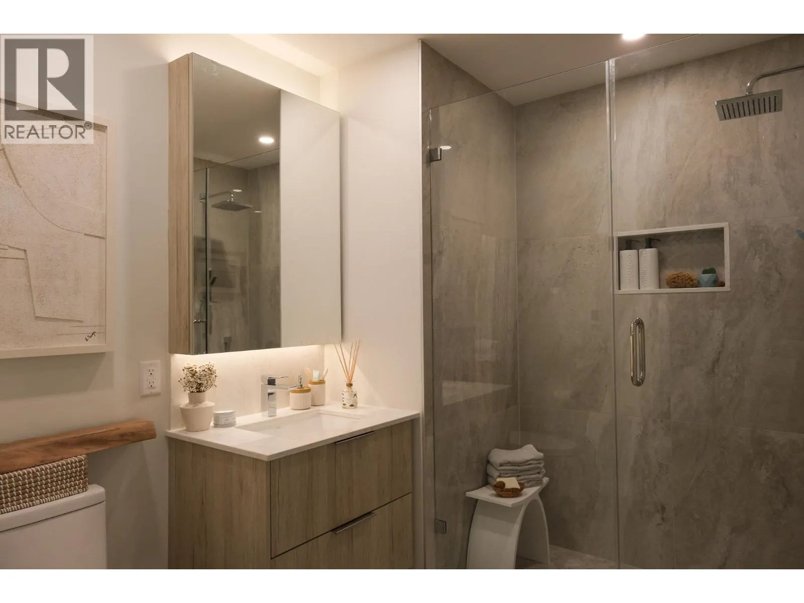 TH4 423 6TH STREET