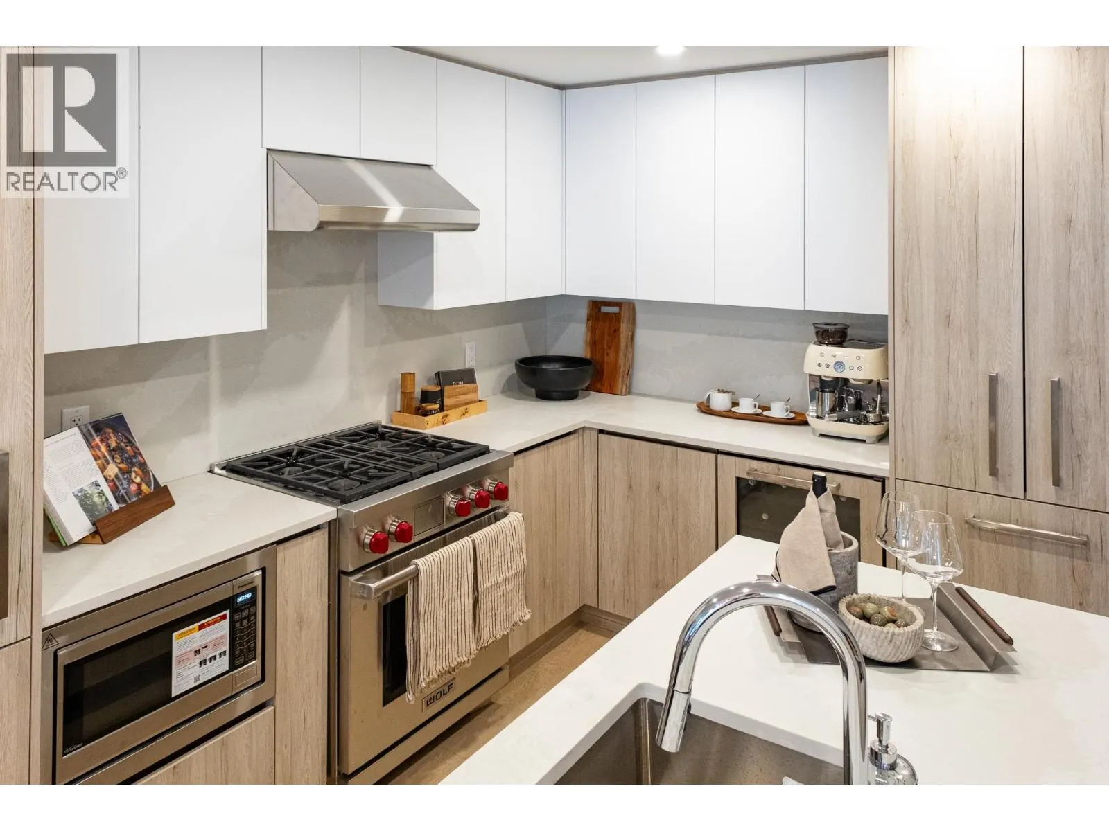 TH4 423 6TH STREET