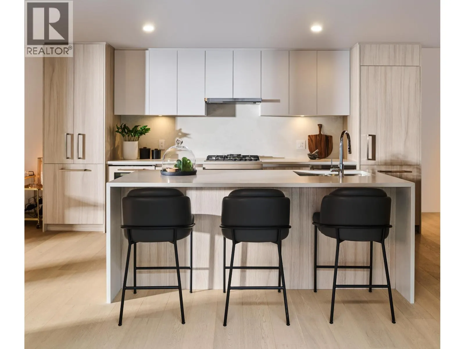 TH4 423 6TH STREET