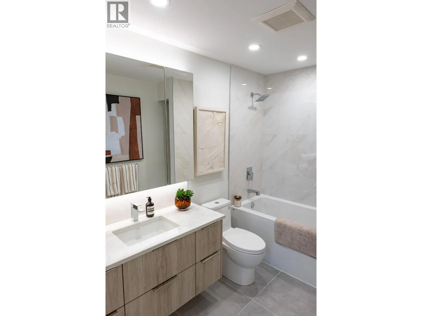 TH4 423 6TH STREET
