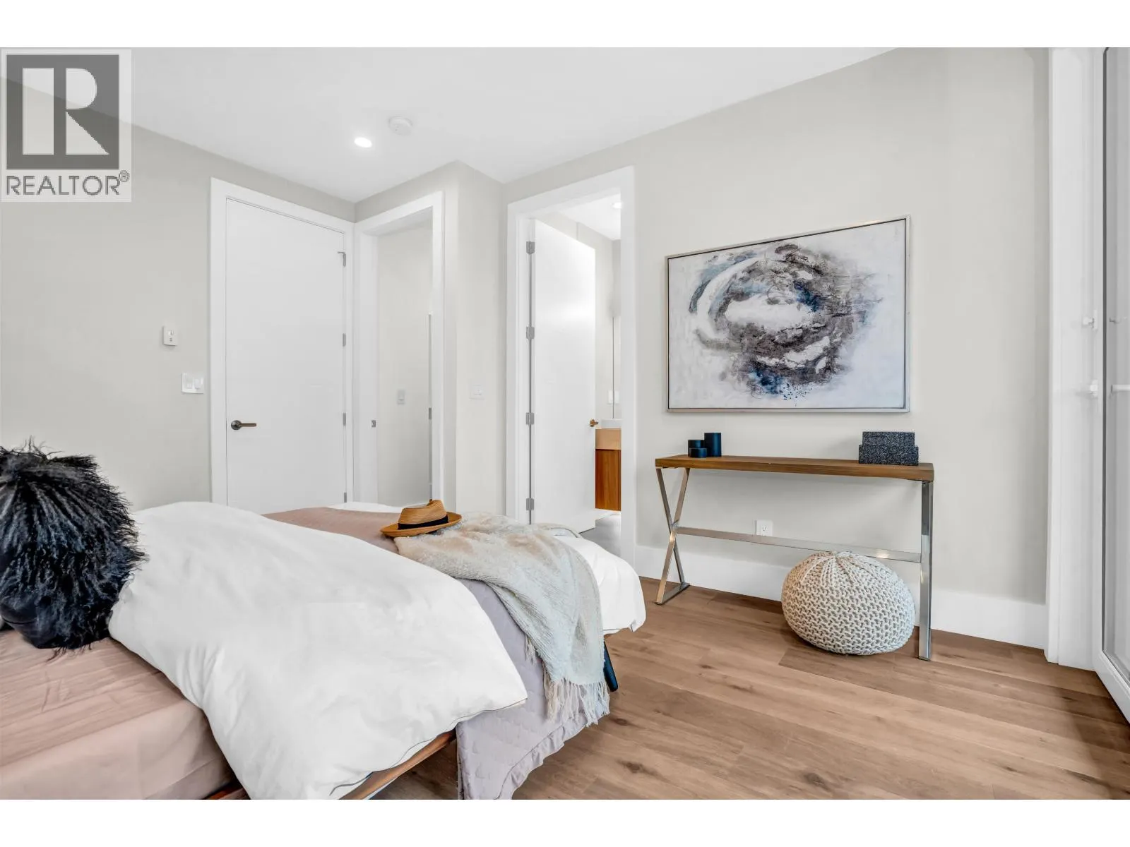 2380 MARINE DRIVE