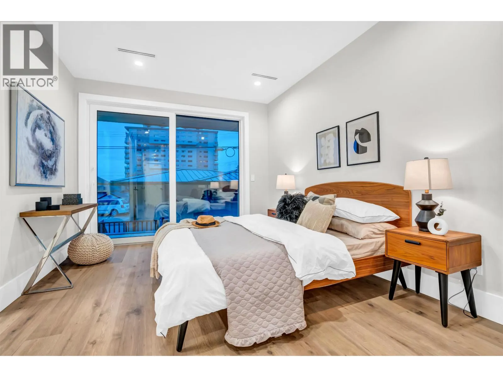 2380 MARINE DRIVE