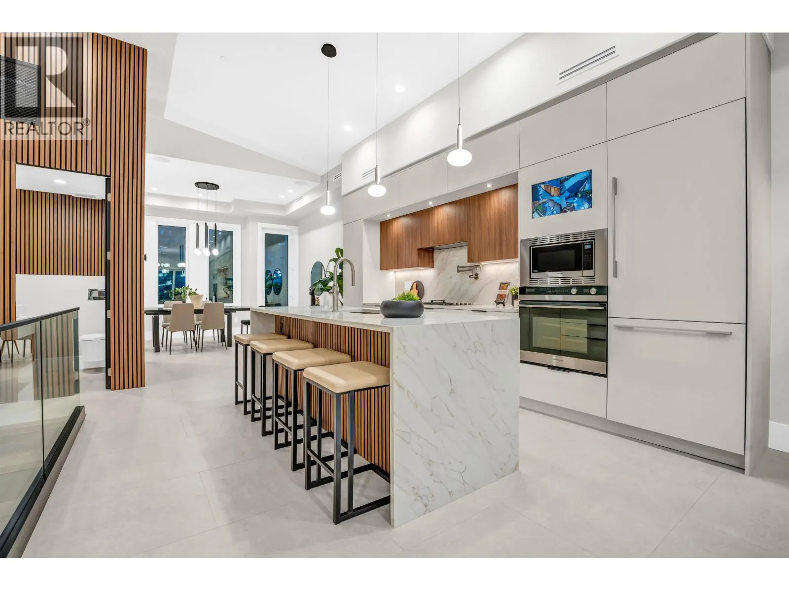 2380 MARINE DRIVE