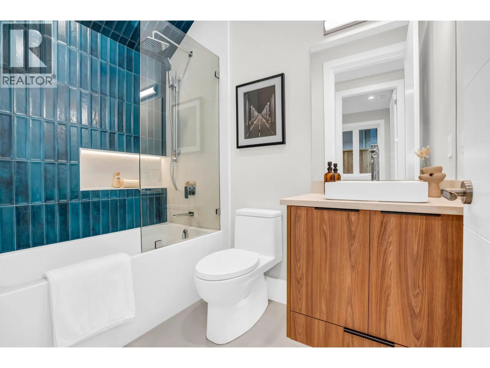 2380 MARINE DRIVE
