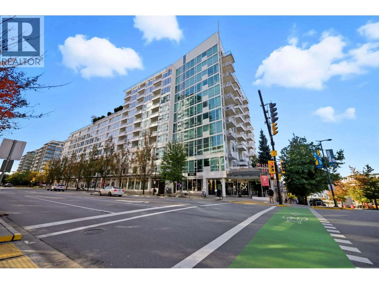 708 133 E ESPLANADE