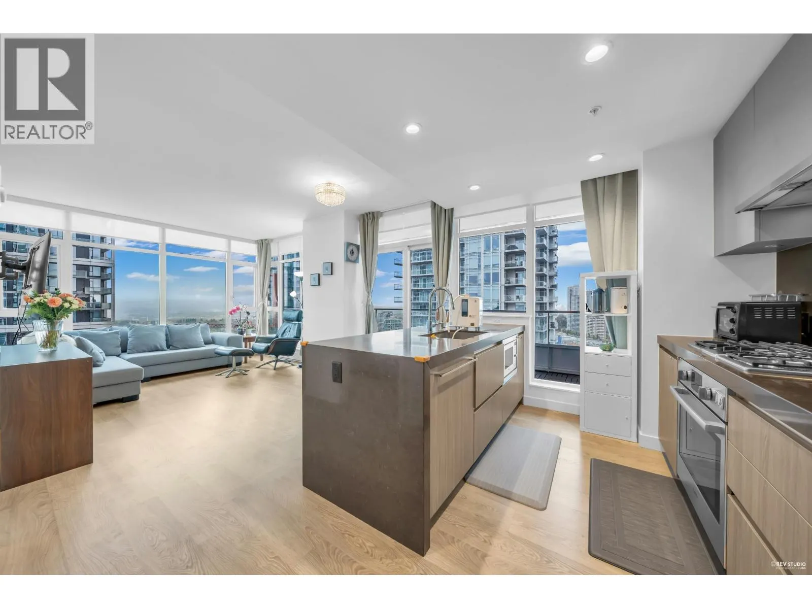 2507 6080 MCKAY AVENUE