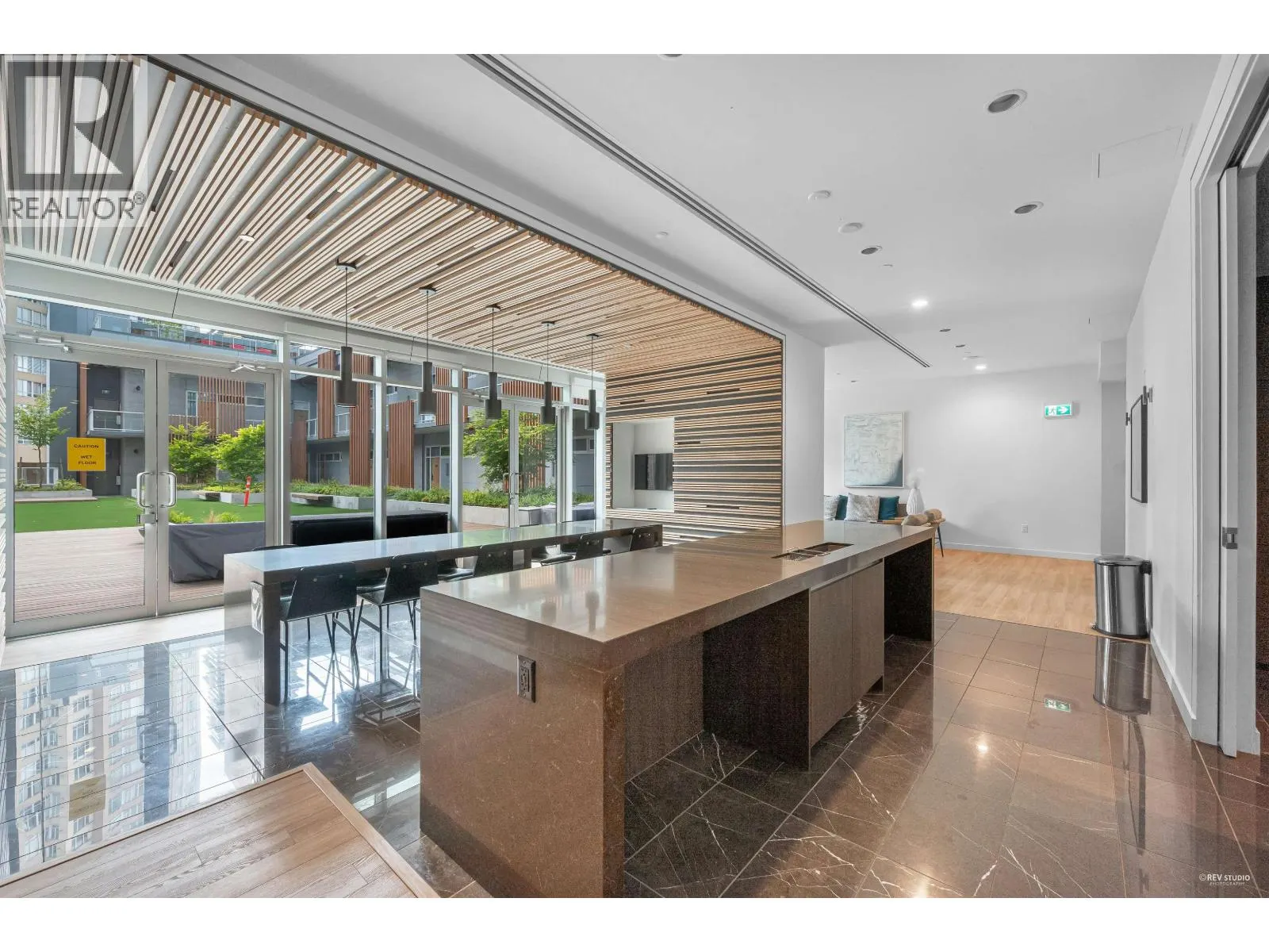 2507 6080 MCKAY AVENUE