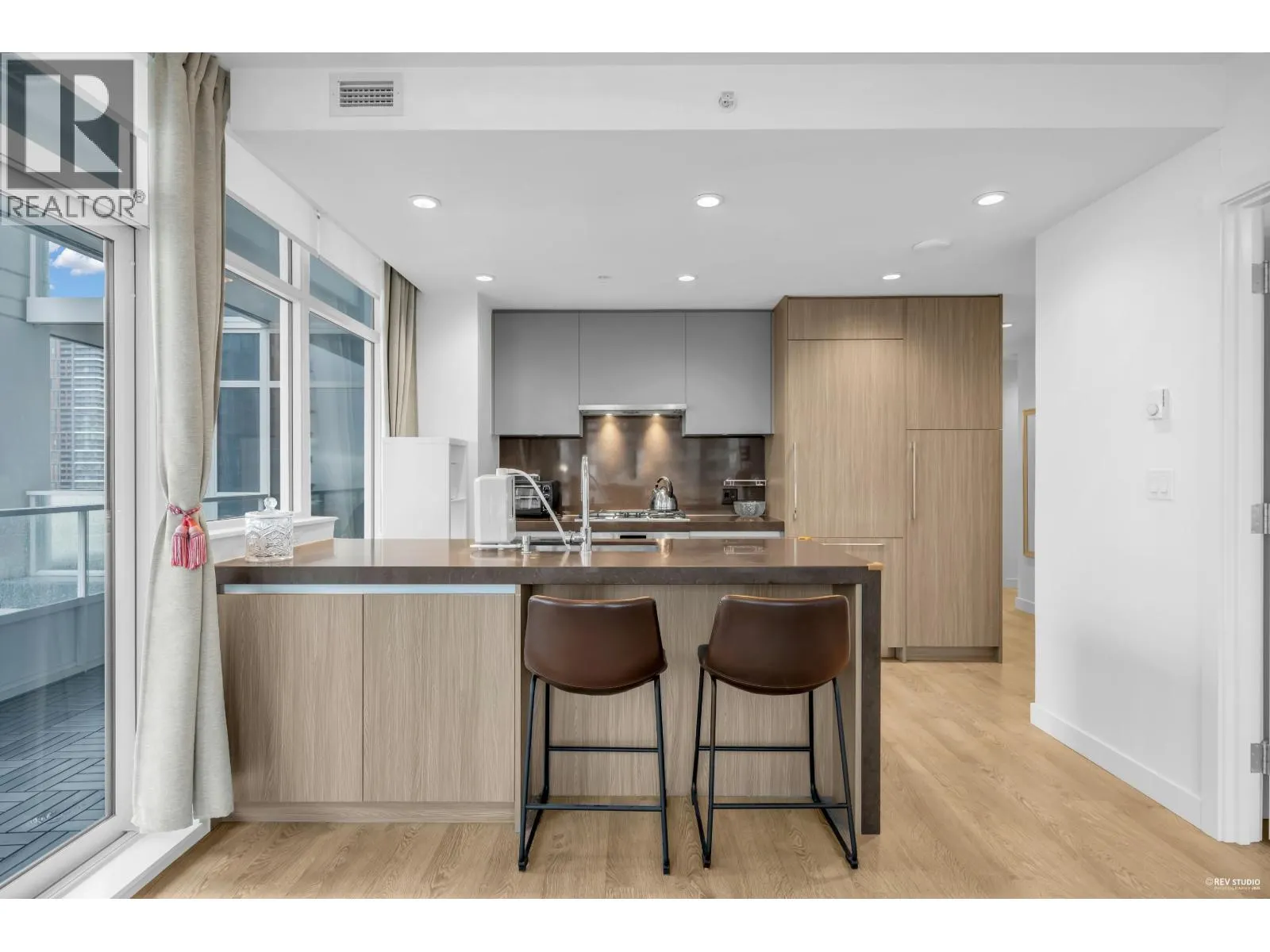 2507 6080 MCKAY AVENUE