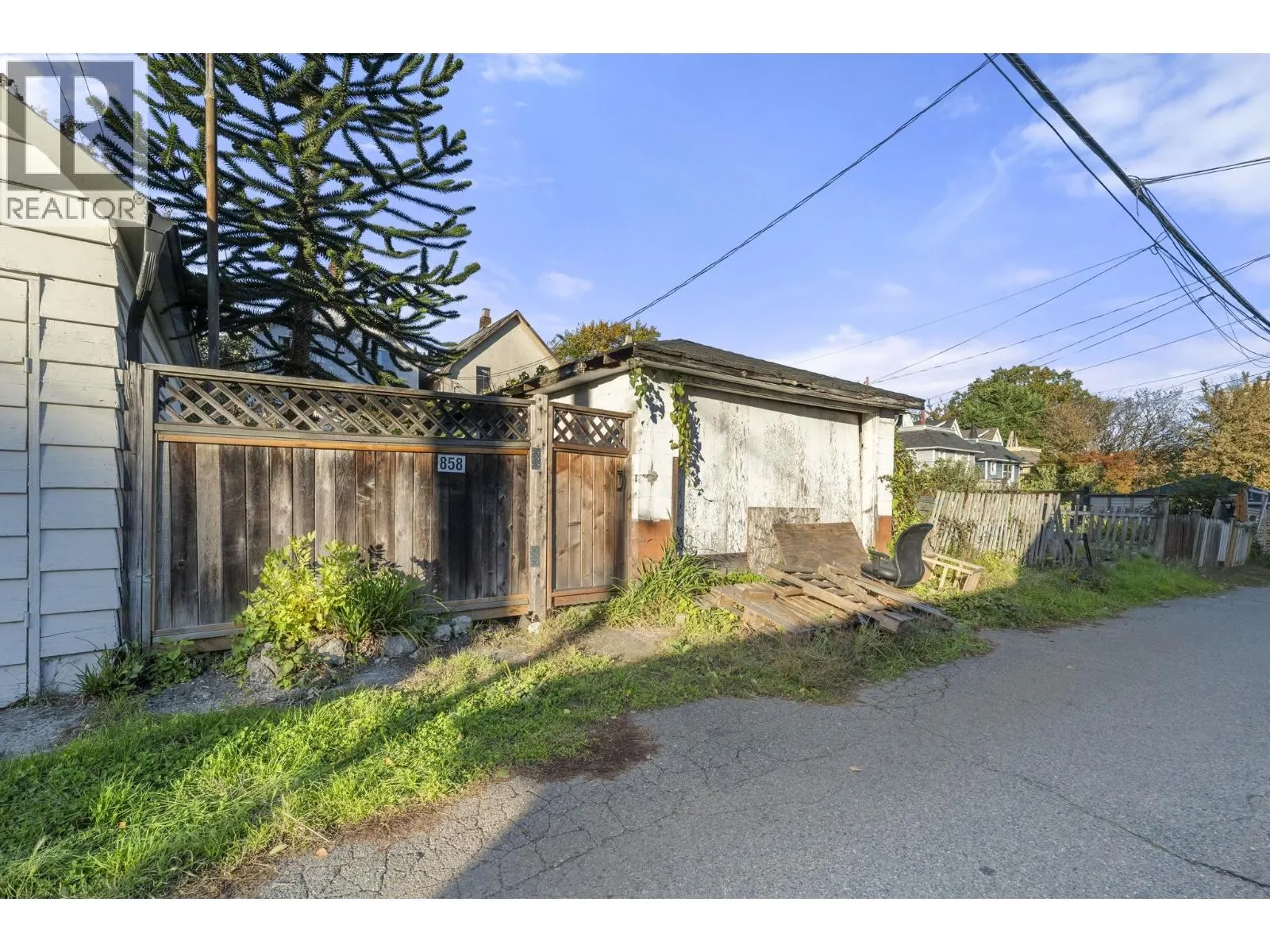 858 UNION STREET