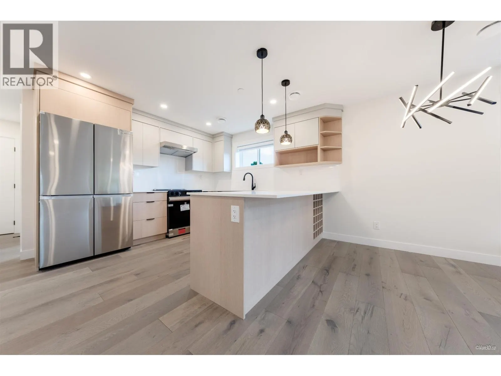 202 5092 SLOCAN STREET