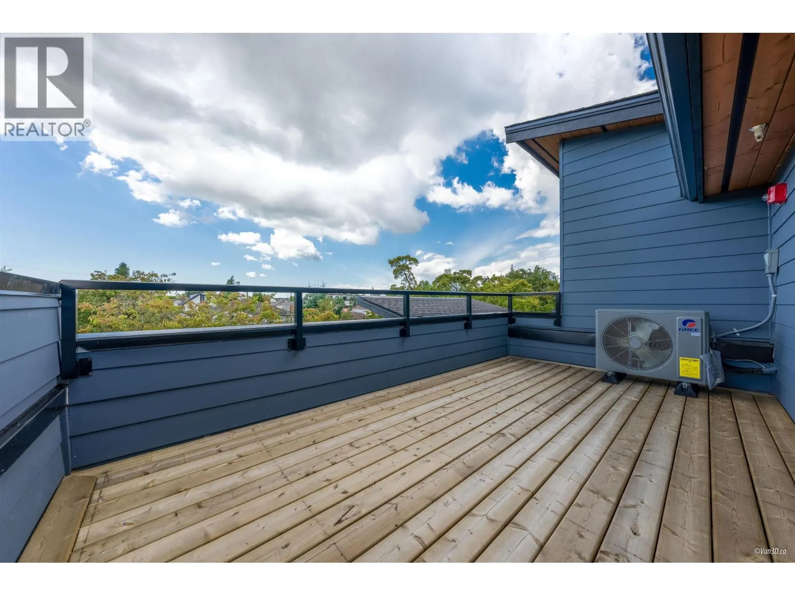 202 5092 SLOCAN STREET