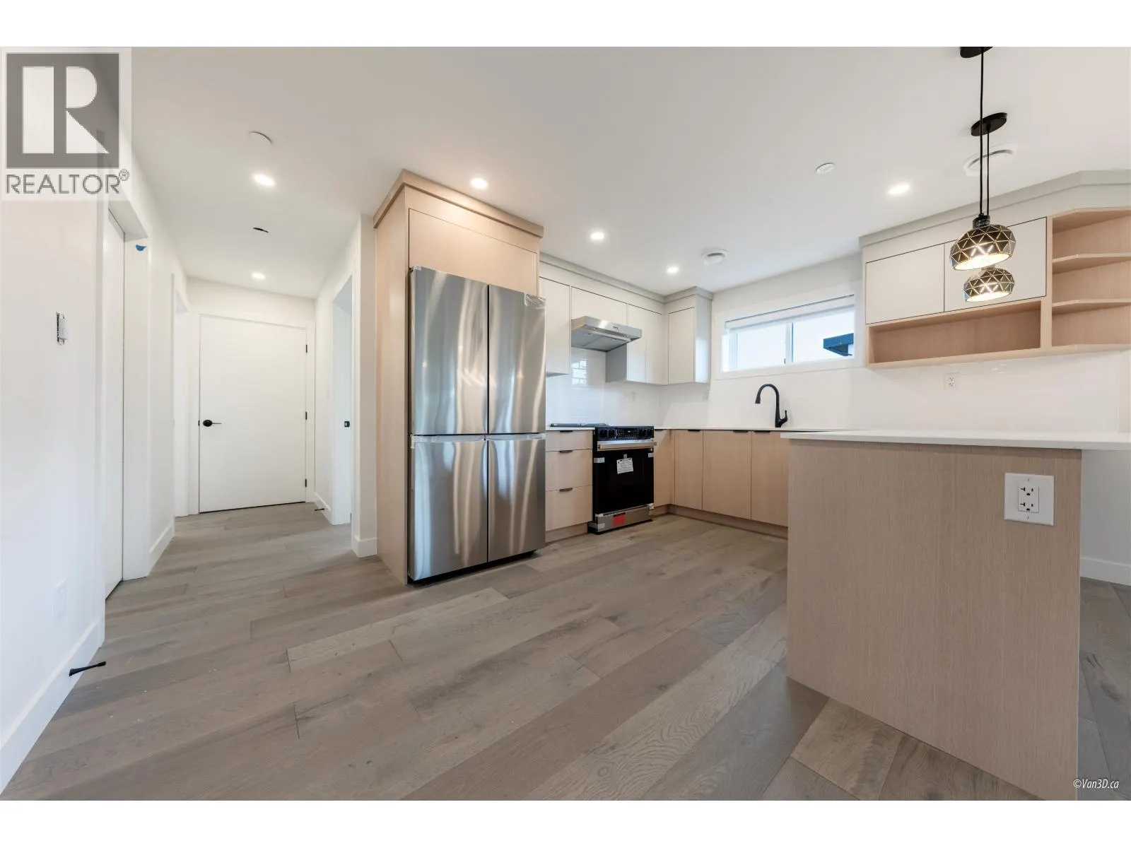 202 5092 SLOCAN STREET