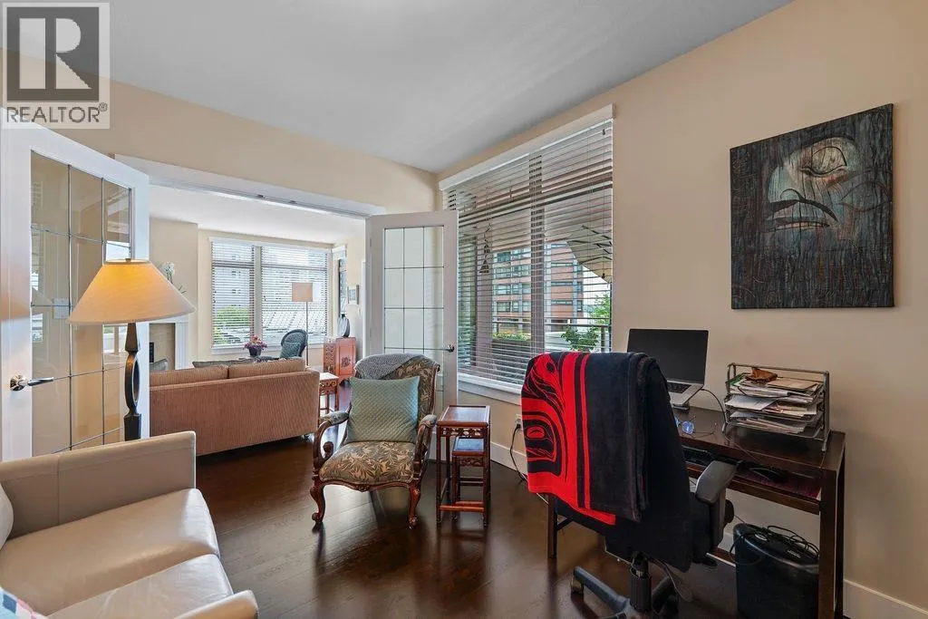 402 2271 BELLEVUE AVENUE