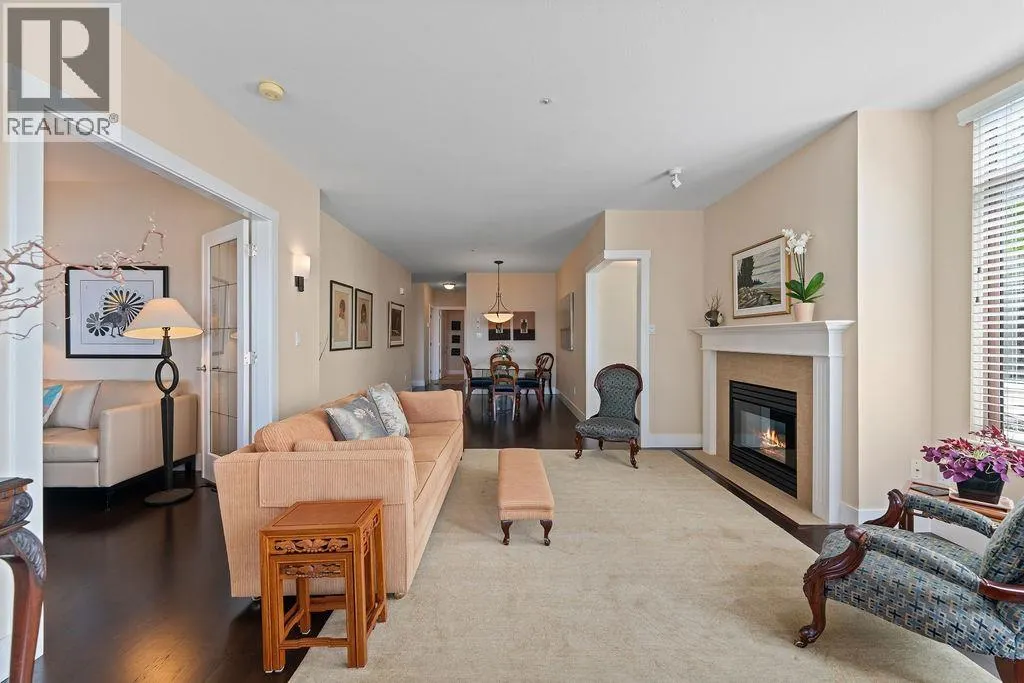402 2271 BELLEVUE AVENUE