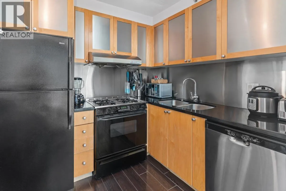 403 1003 BURNABY STREET