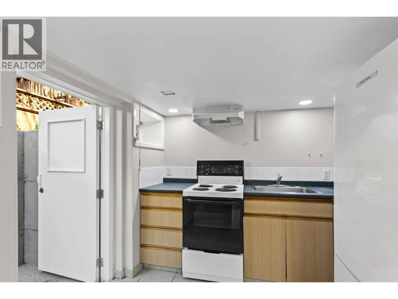 1232 W 21ST STREET