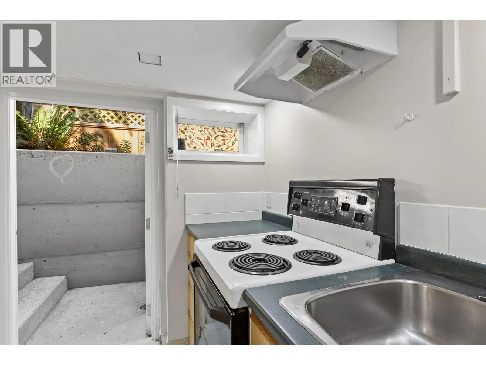 1232 W 21ST STREET