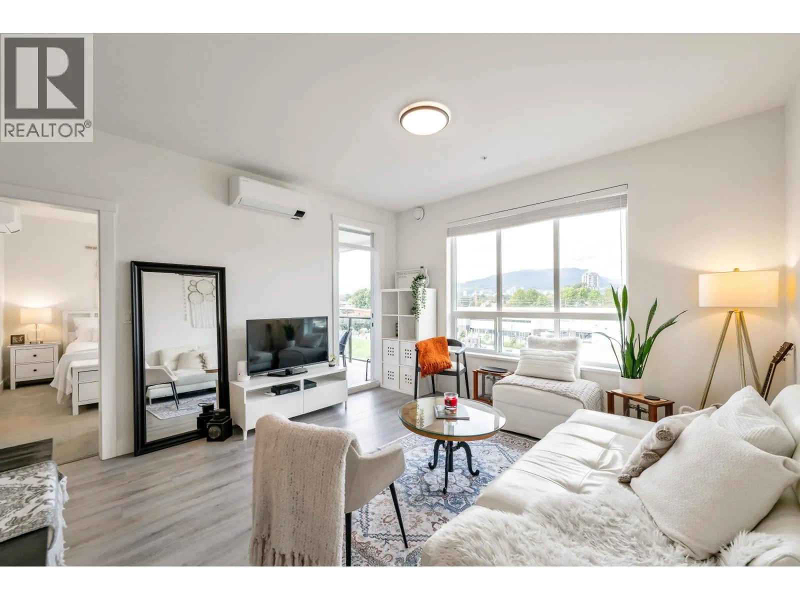 2506 2180 KELLY AVENUE