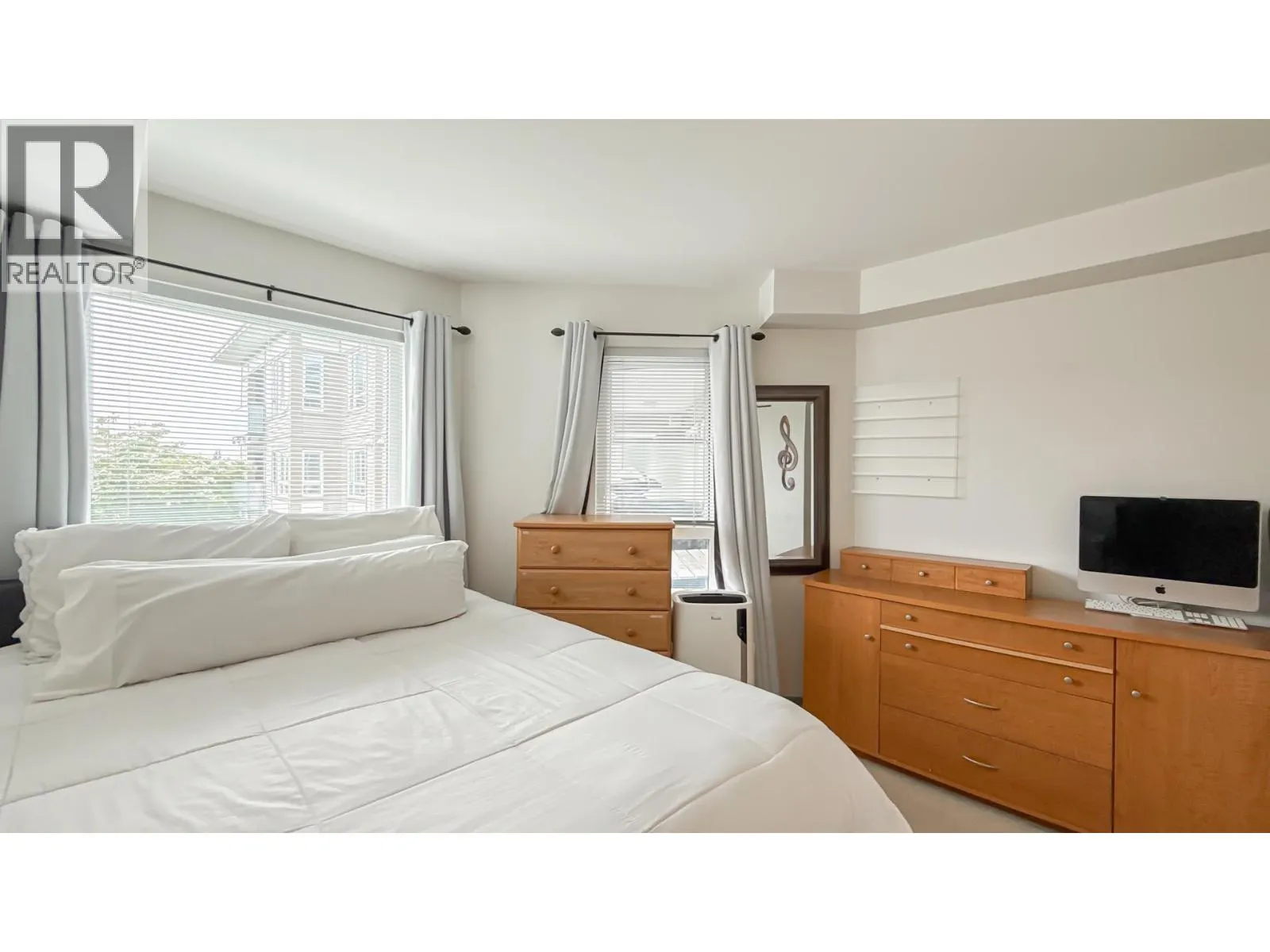 322 12339 STEVESTON HIGHWAY