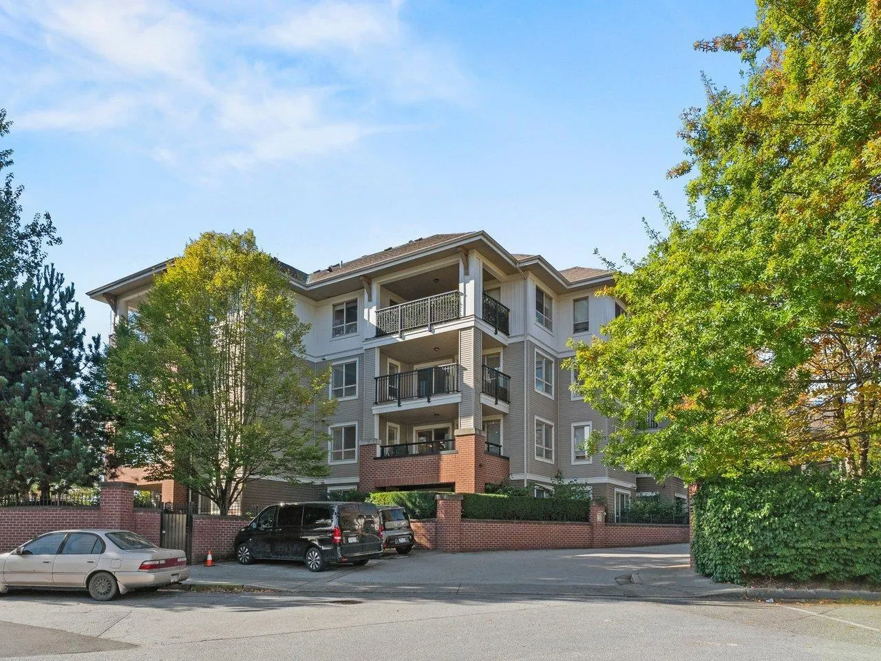 B203 8929 202 STREET