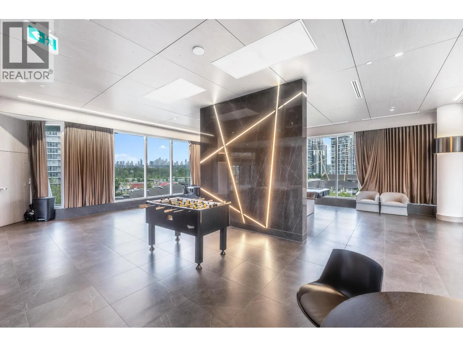 3905 4730 LOUGHEED HIGHWAY