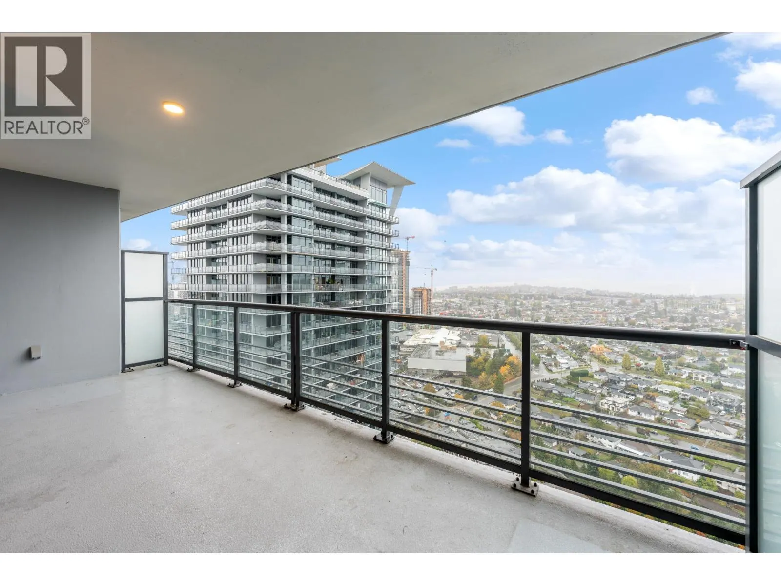 3905 4730 LOUGHEED HIGHWAY