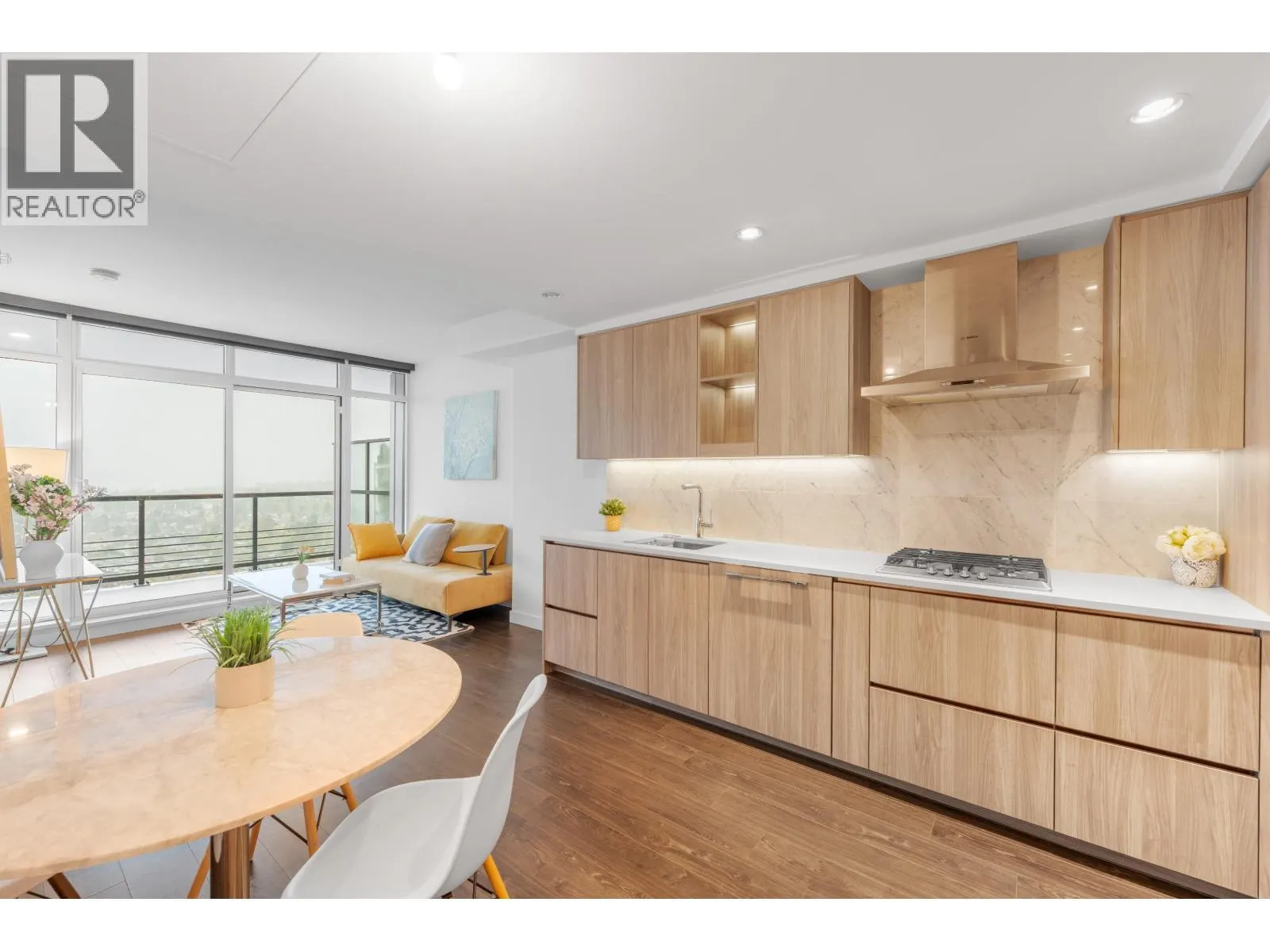 3905 4730 LOUGHEED HIGHWAY