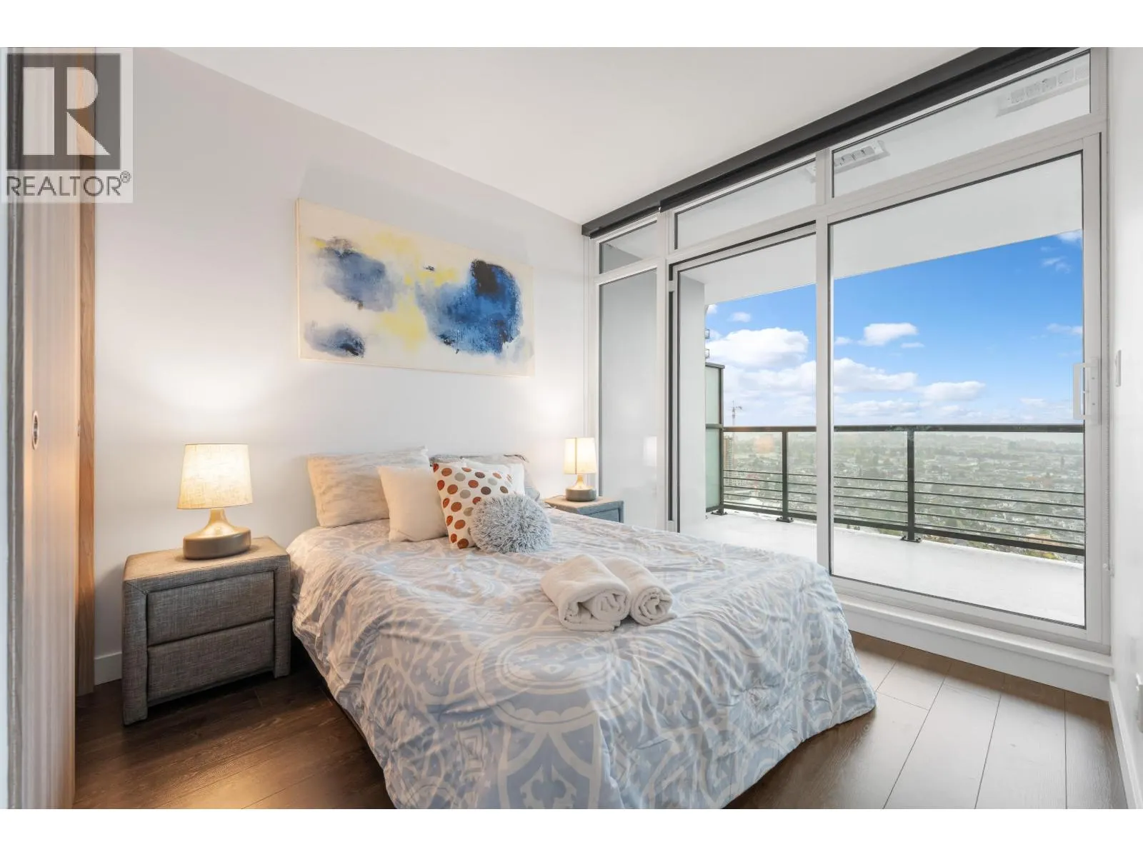 3905 4730 LOUGHEED HIGHWAY