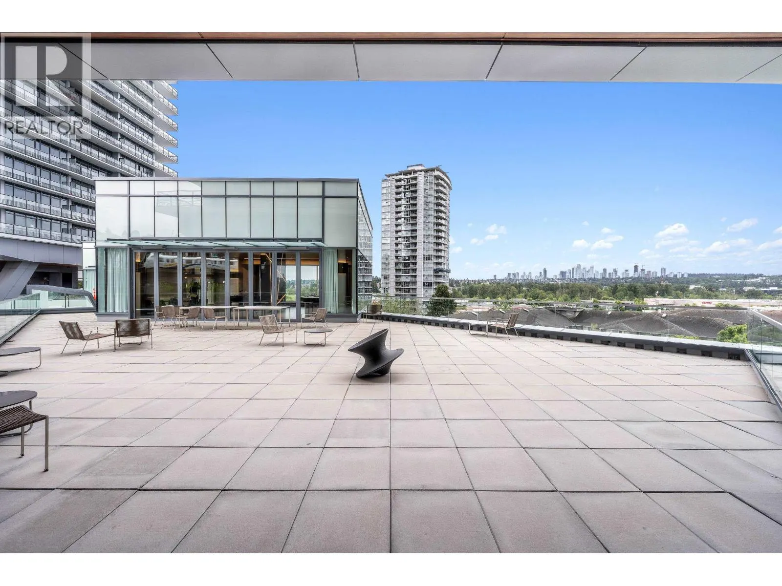 3905 4730 LOUGHEED HIGHWAY