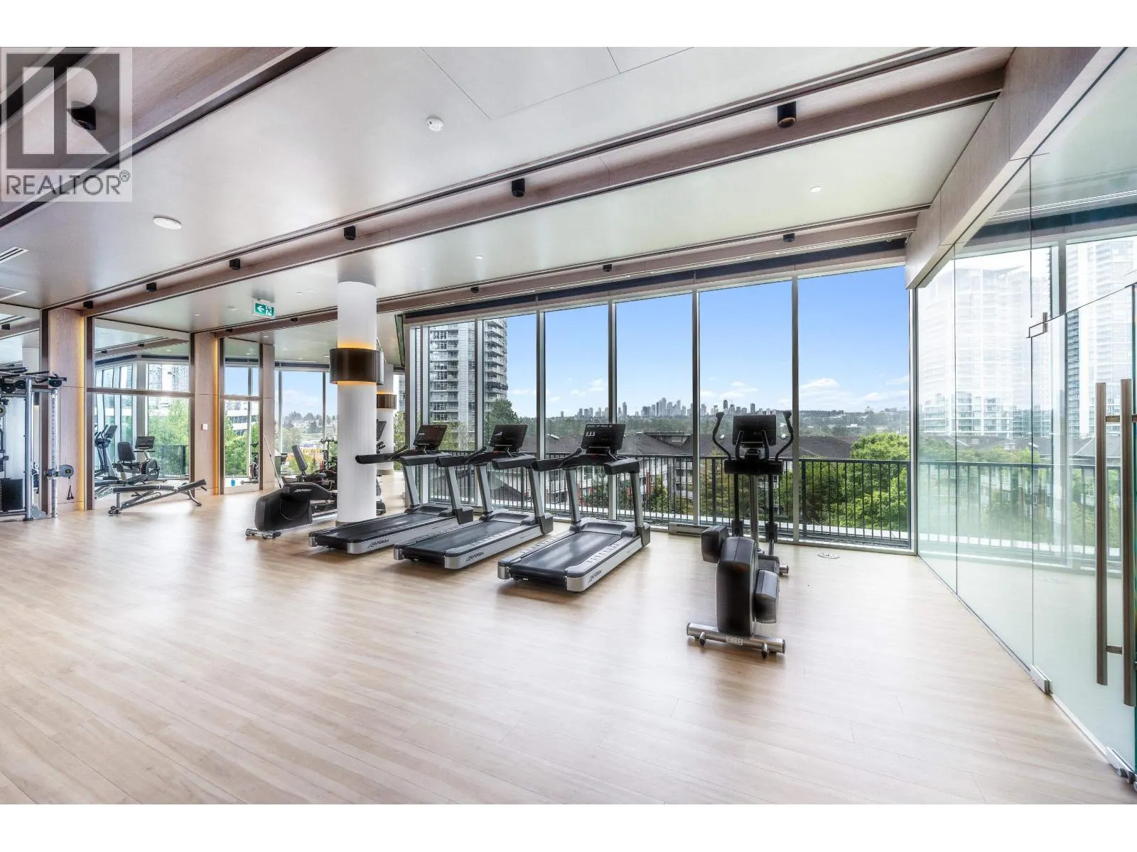 3905 4730 LOUGHEED HIGHWAY