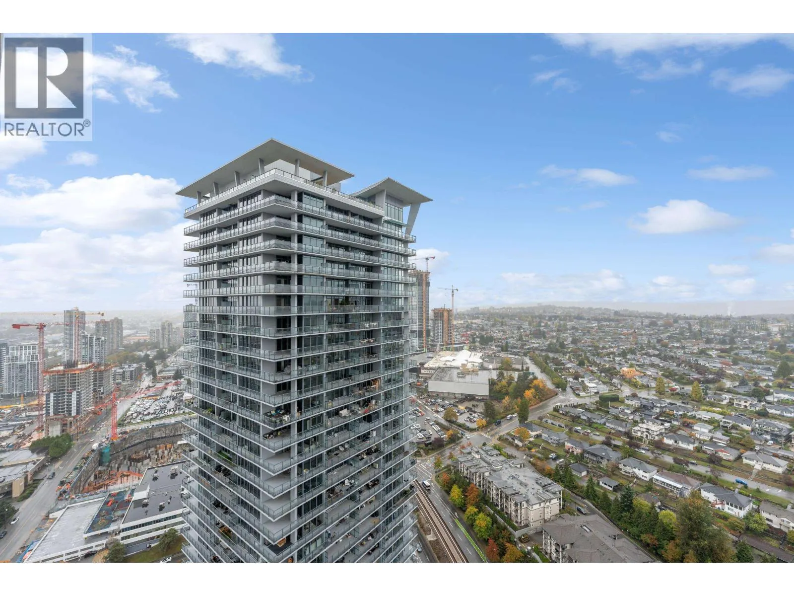 3905 4730 LOUGHEED HIGHWAY