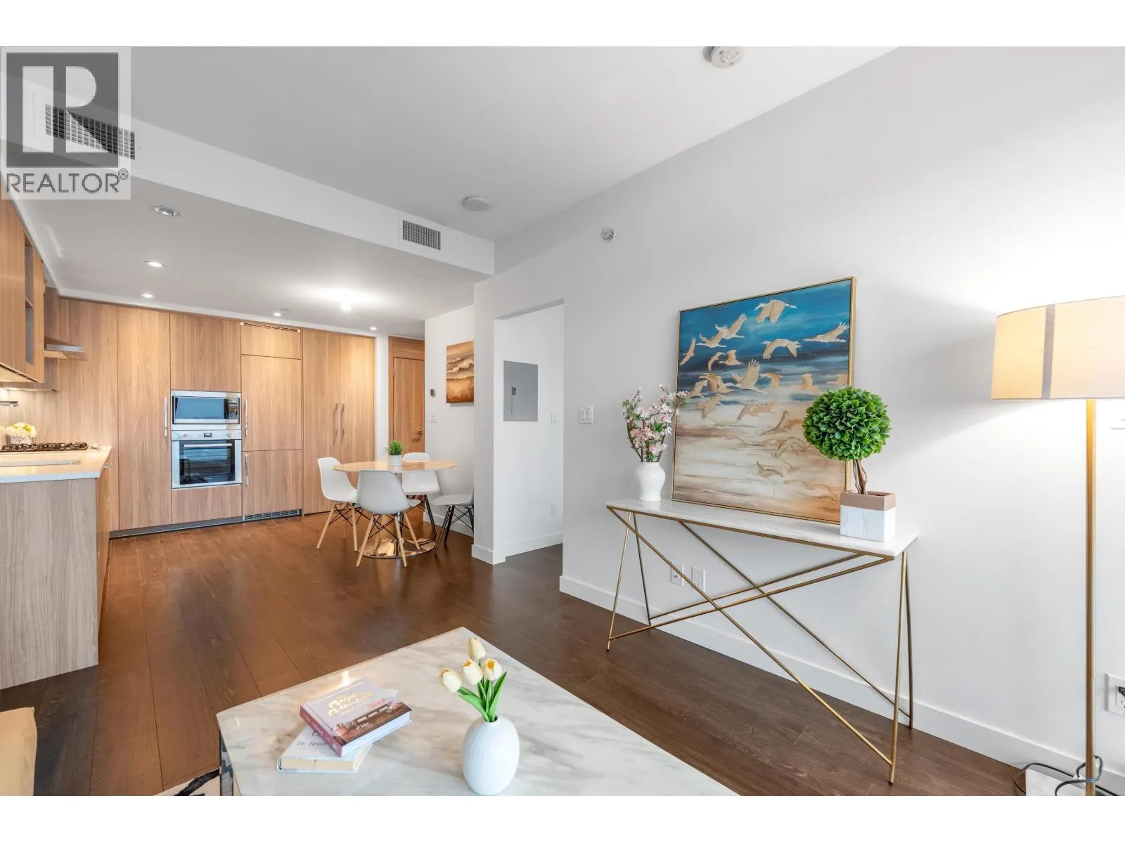 3905 4730 LOUGHEED HIGHWAY