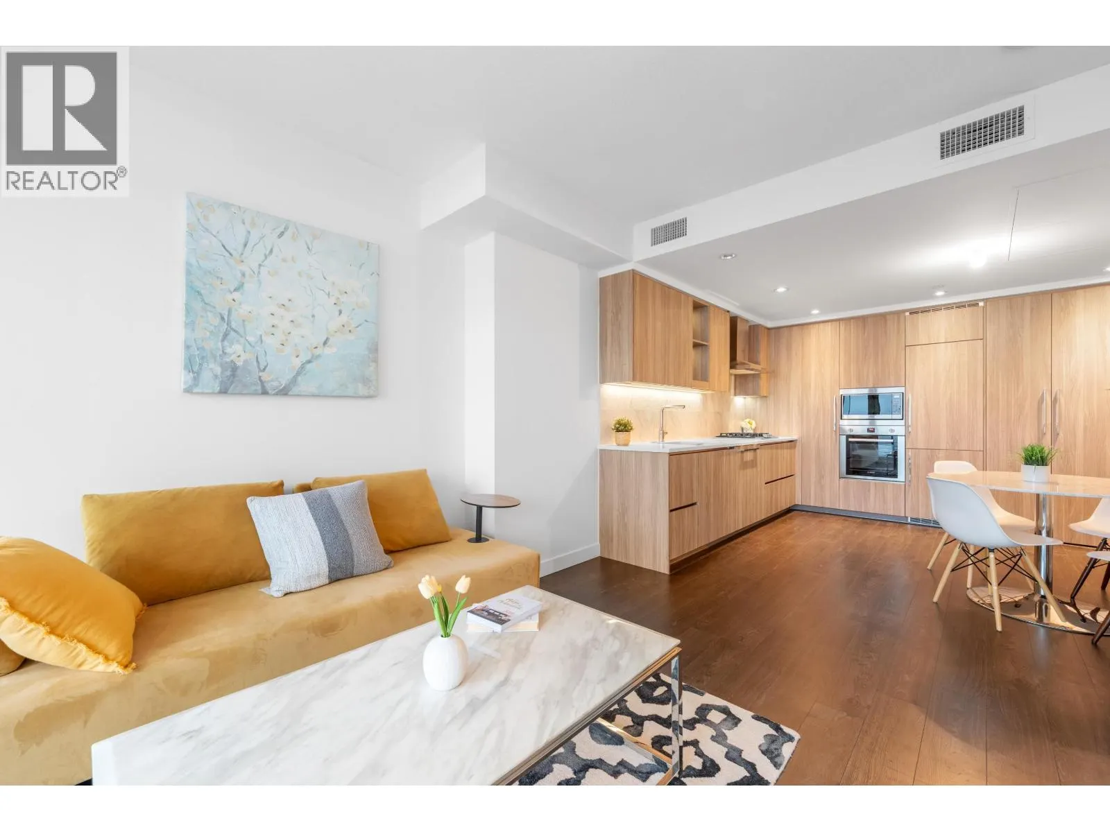3905 4730 LOUGHEED HIGHWAY