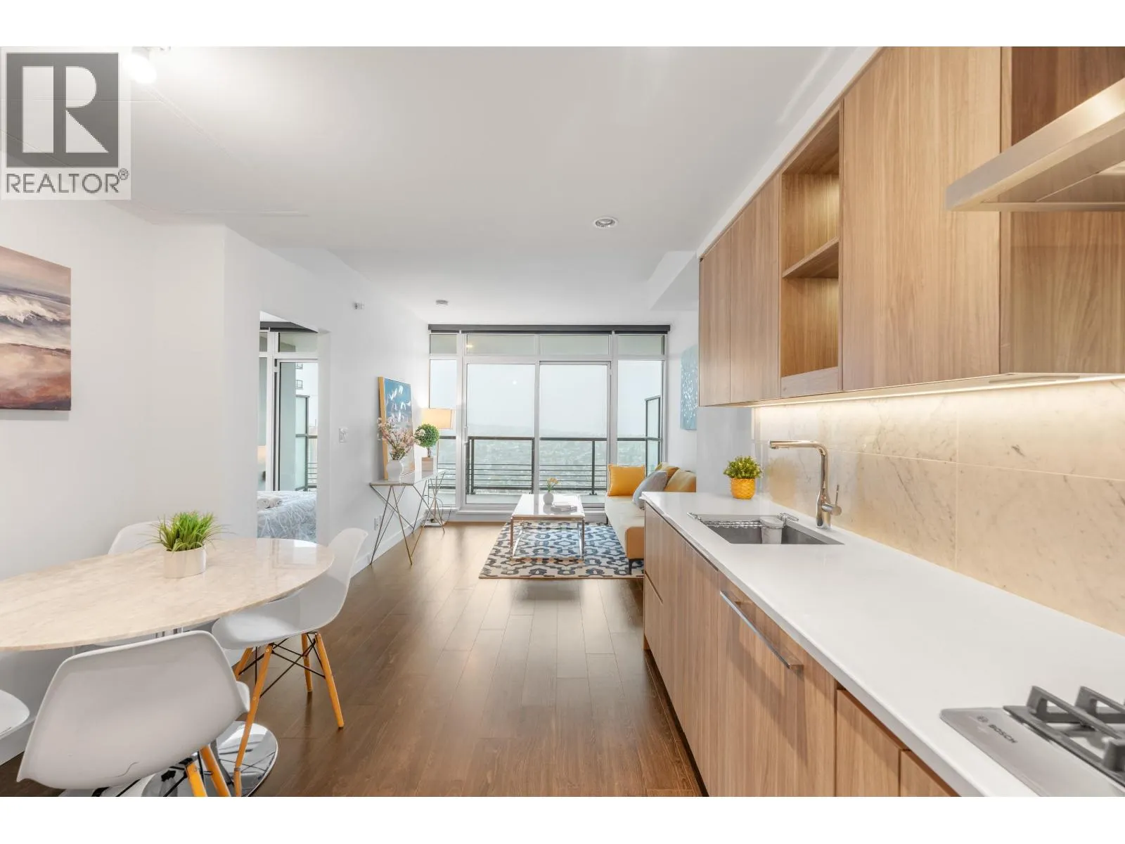 3905 4730 LOUGHEED HIGHWAY