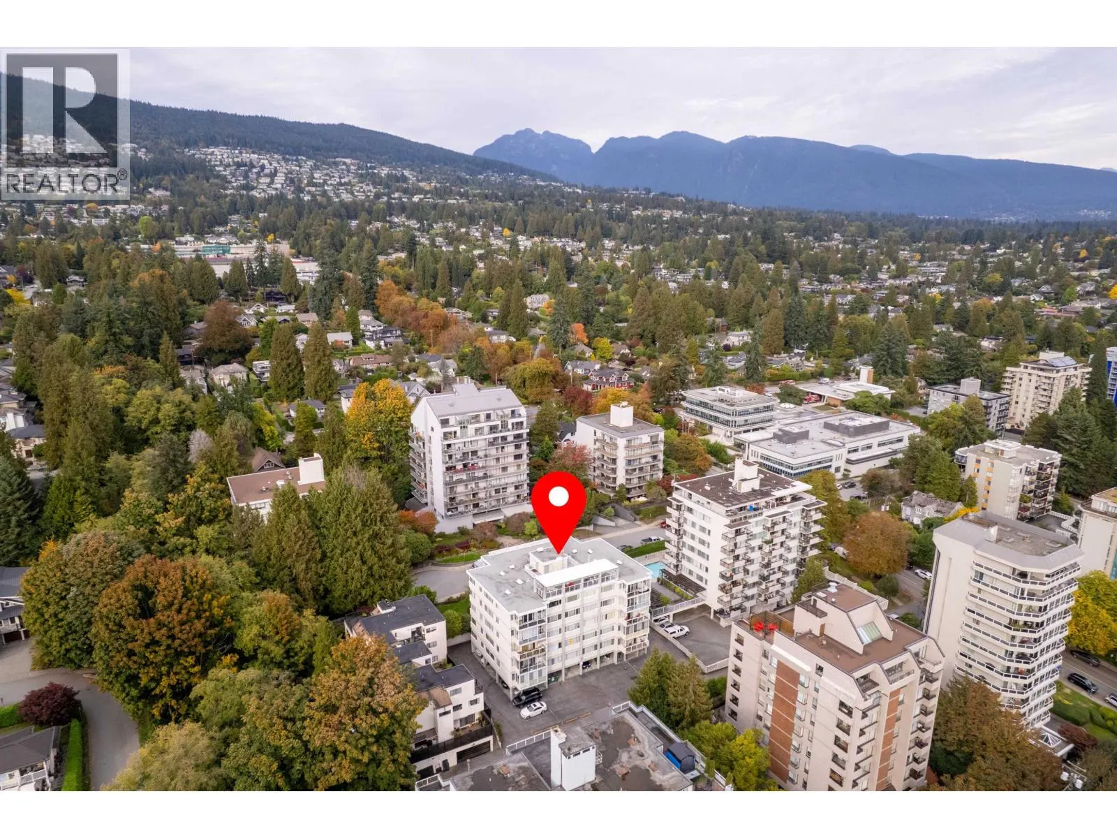 402 1750 ESQUIMALT AVENUE