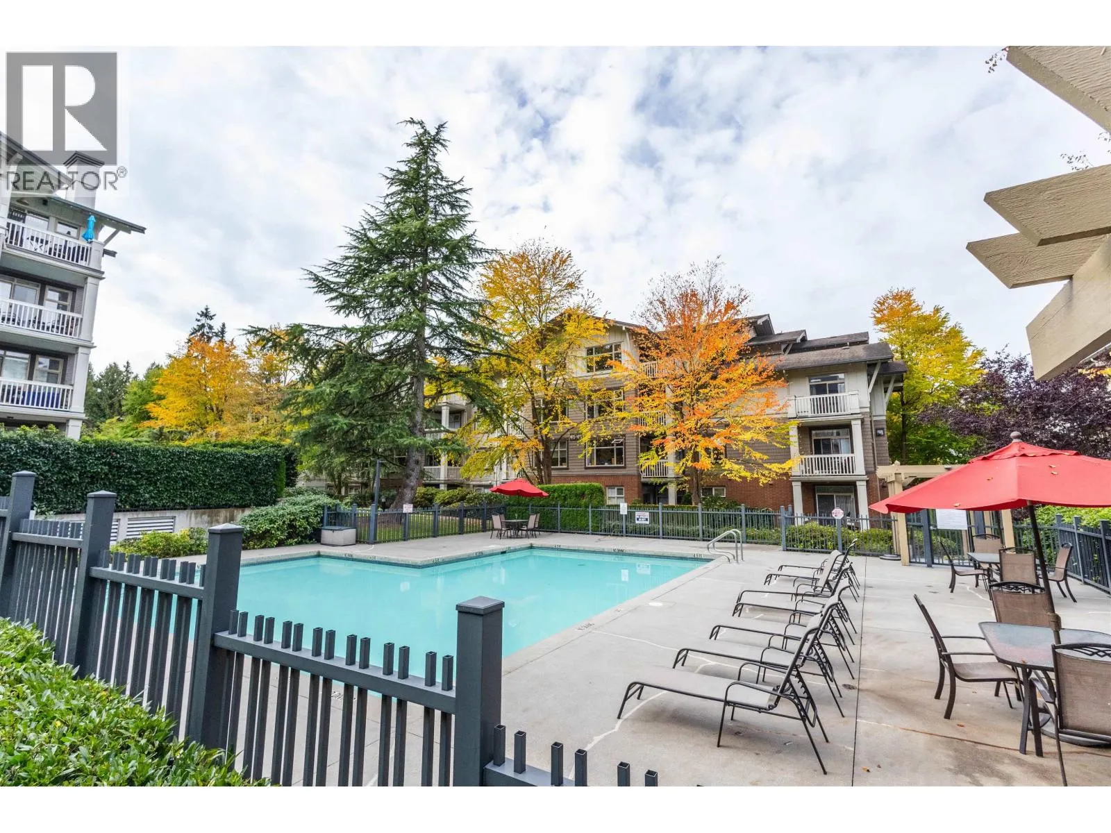 104 4883 MACLURE MEWS
