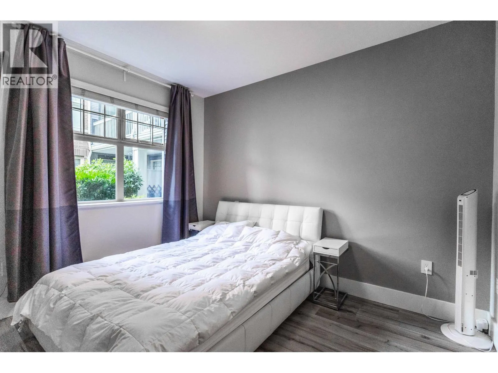 104 4883 MACLURE MEWS