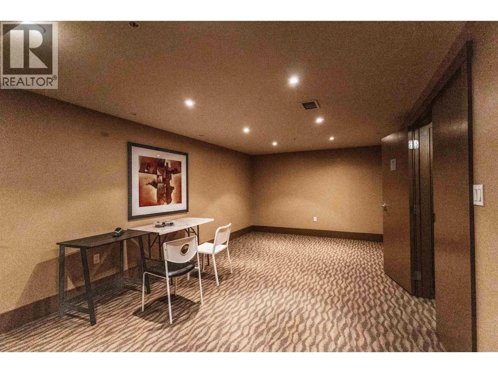 104 4883 MACLURE MEWS