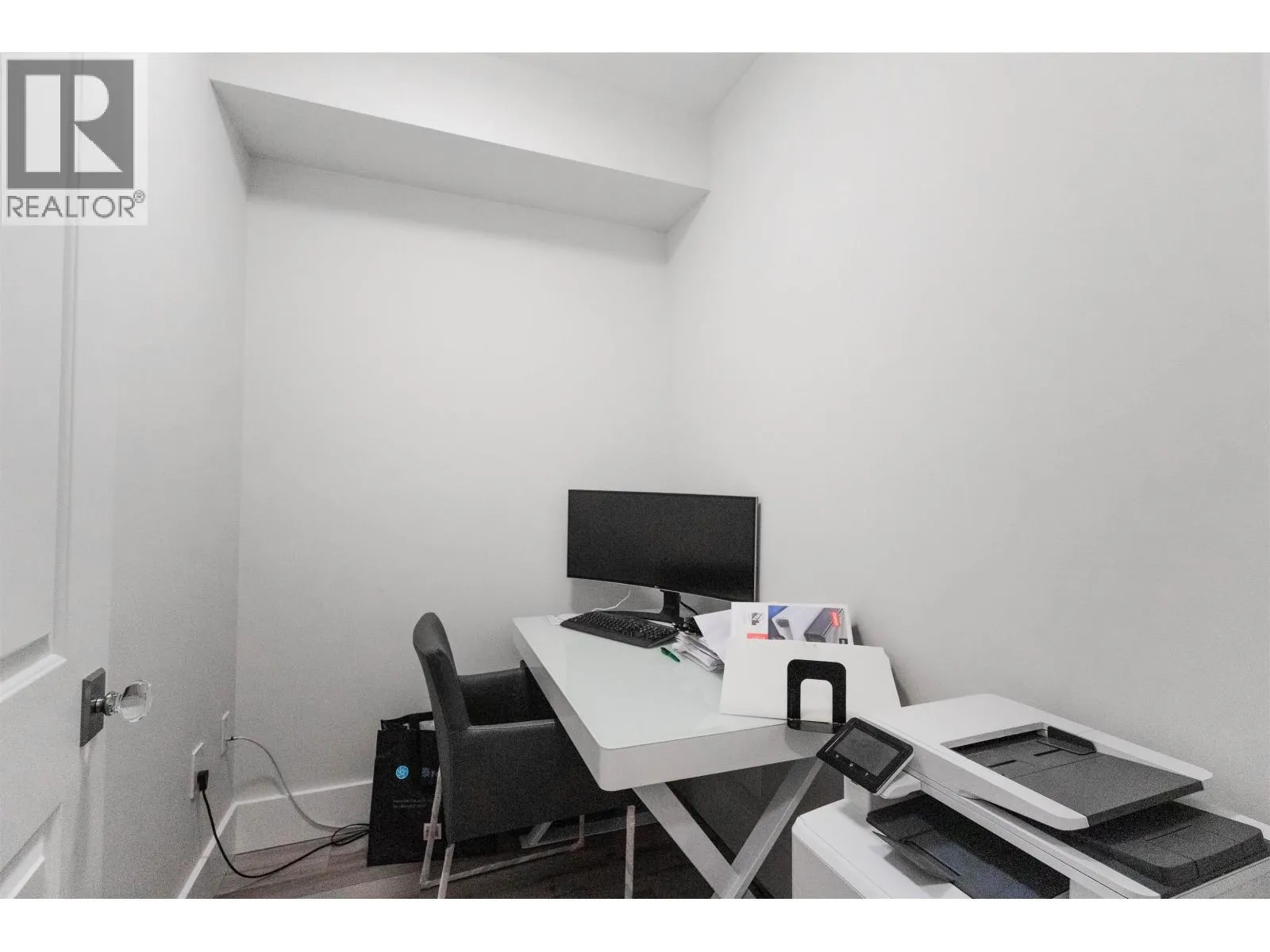 104 4883 MACLURE MEWS