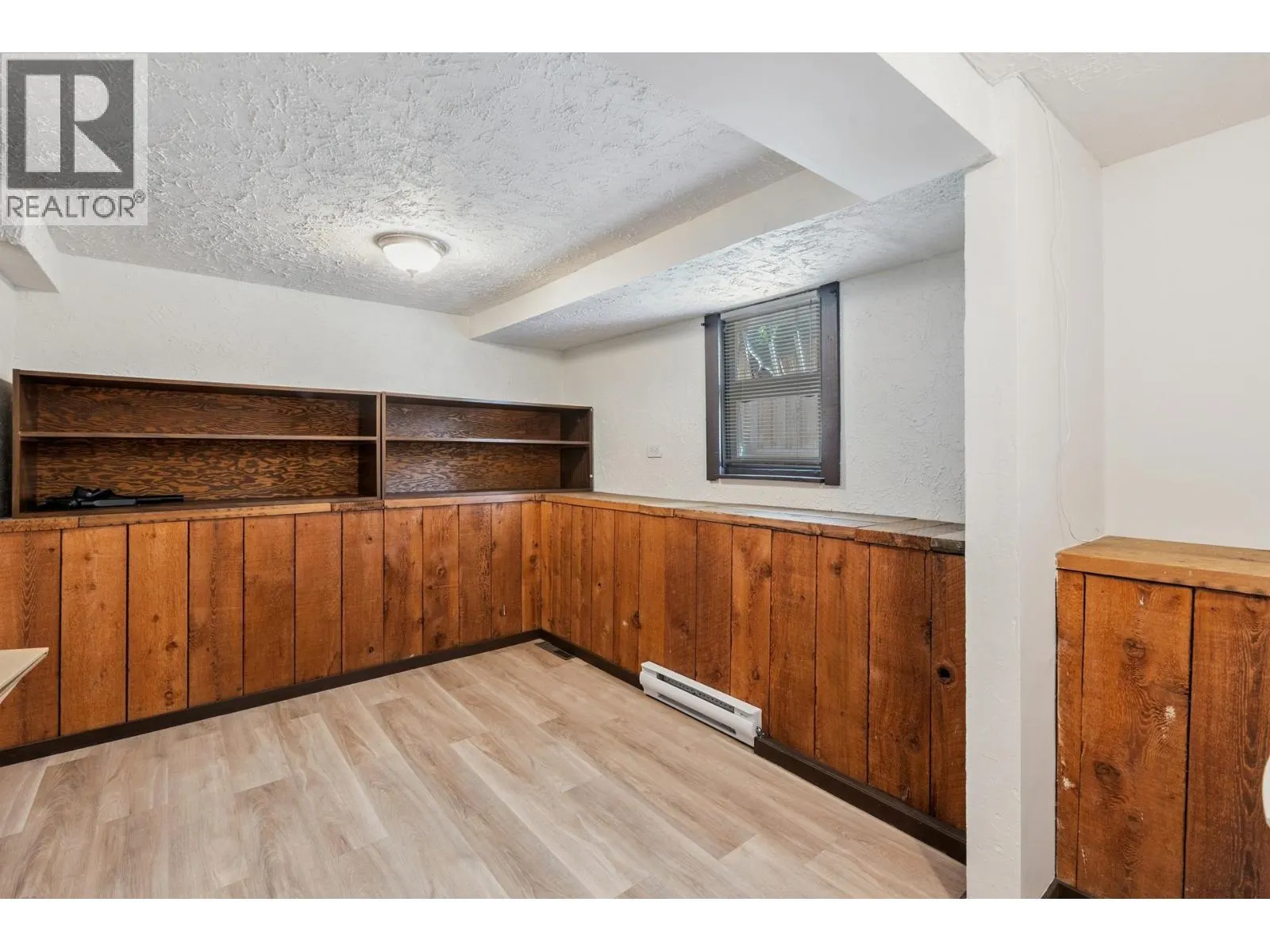234 W WINDSOR ROAD