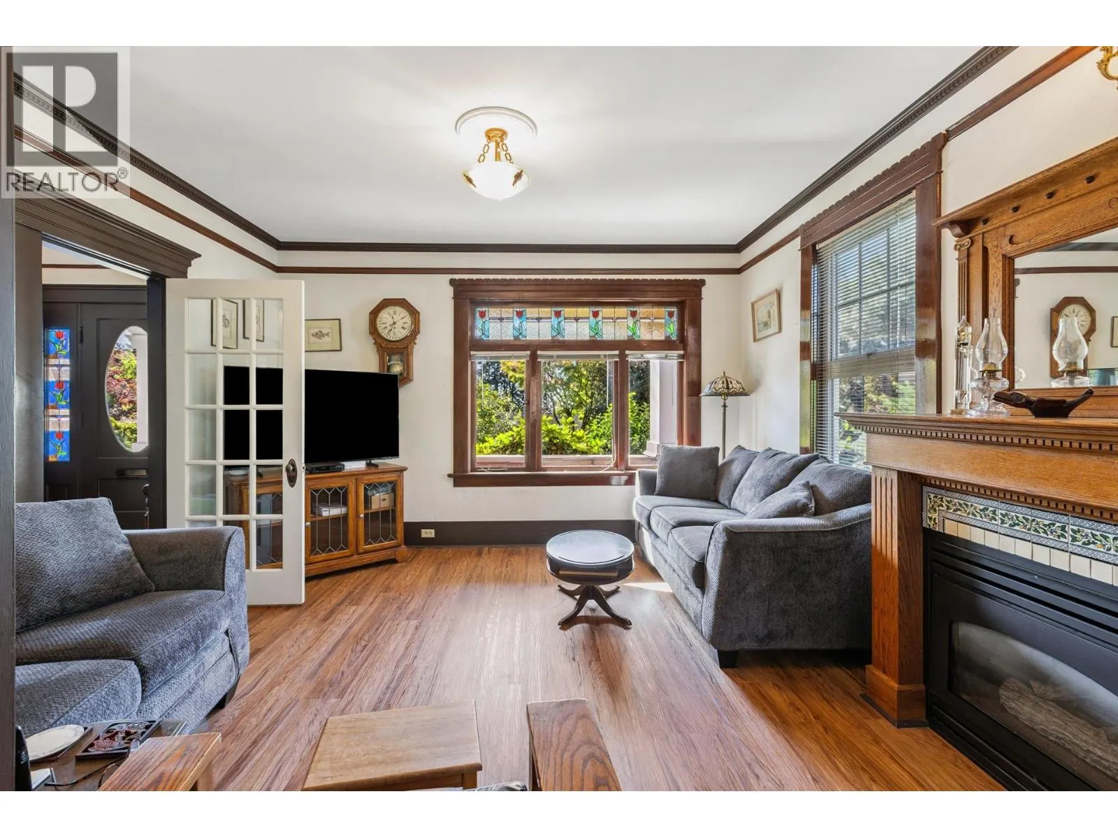 234 W WINDSOR ROAD