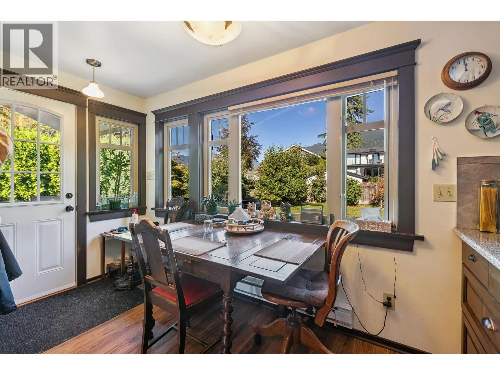 234 W WINDSOR ROAD
