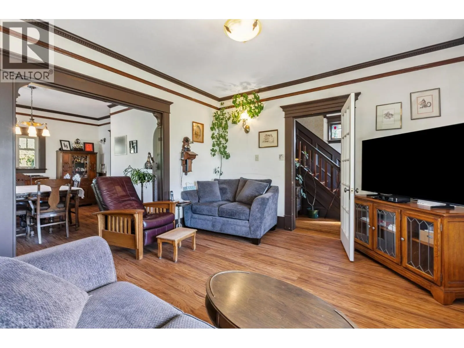 234 W WINDSOR ROAD