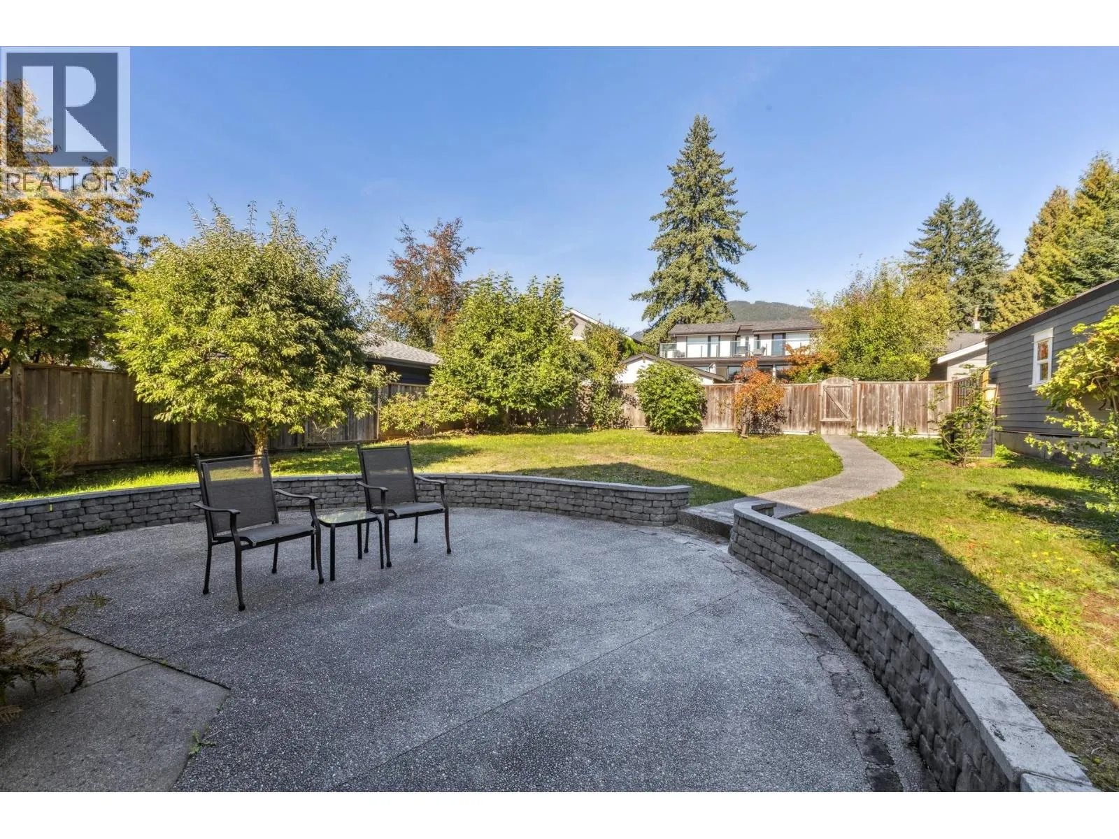 234 W WINDSOR ROAD