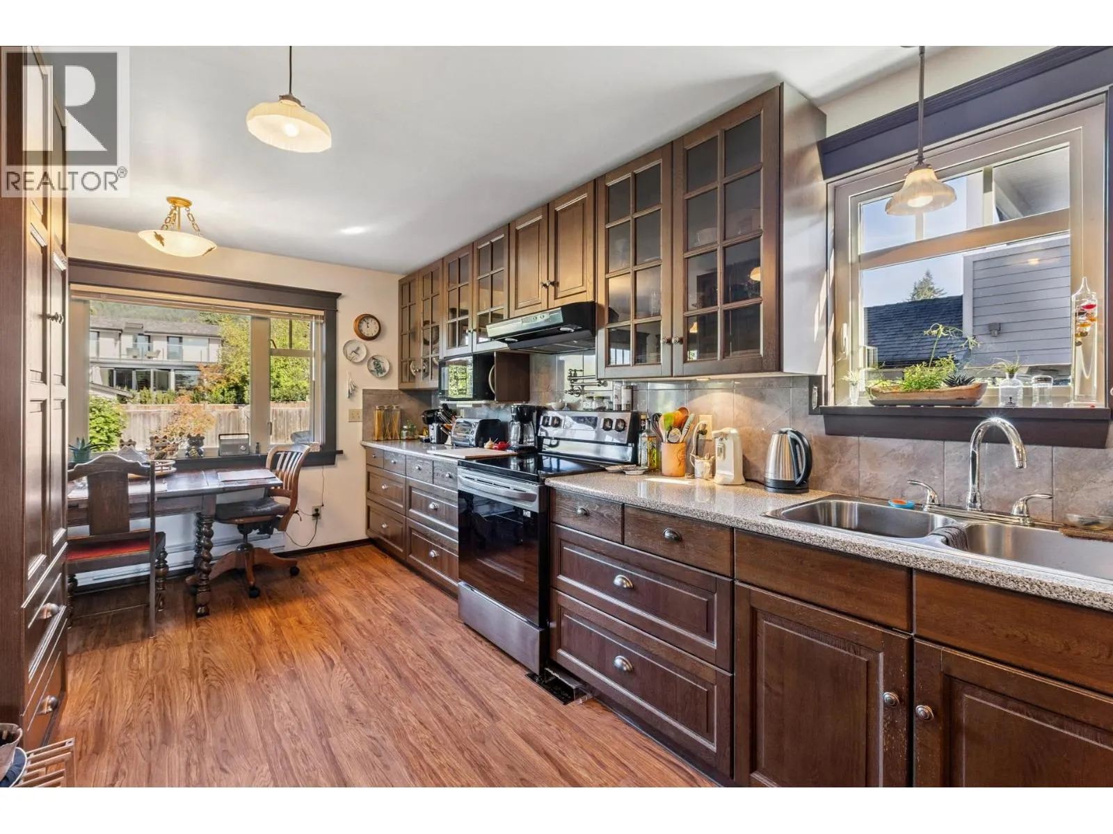 234 W WINDSOR ROAD