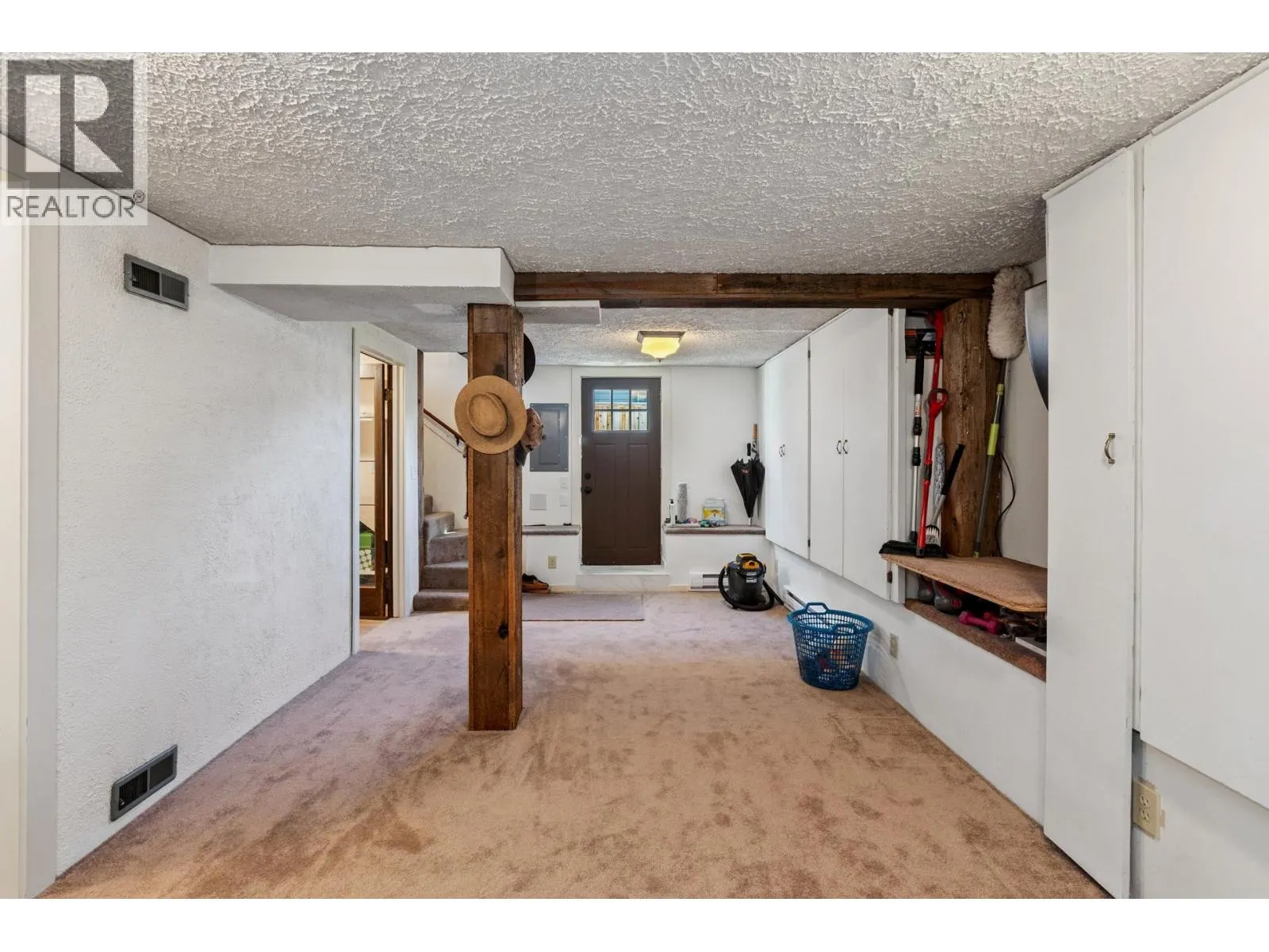 234 W WINDSOR ROAD