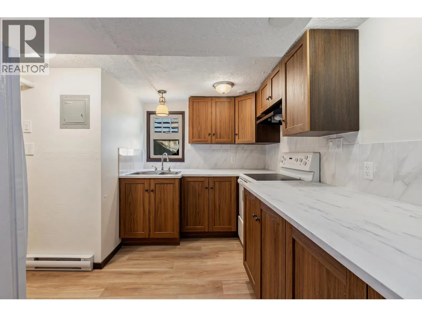 234 W WINDSOR ROAD