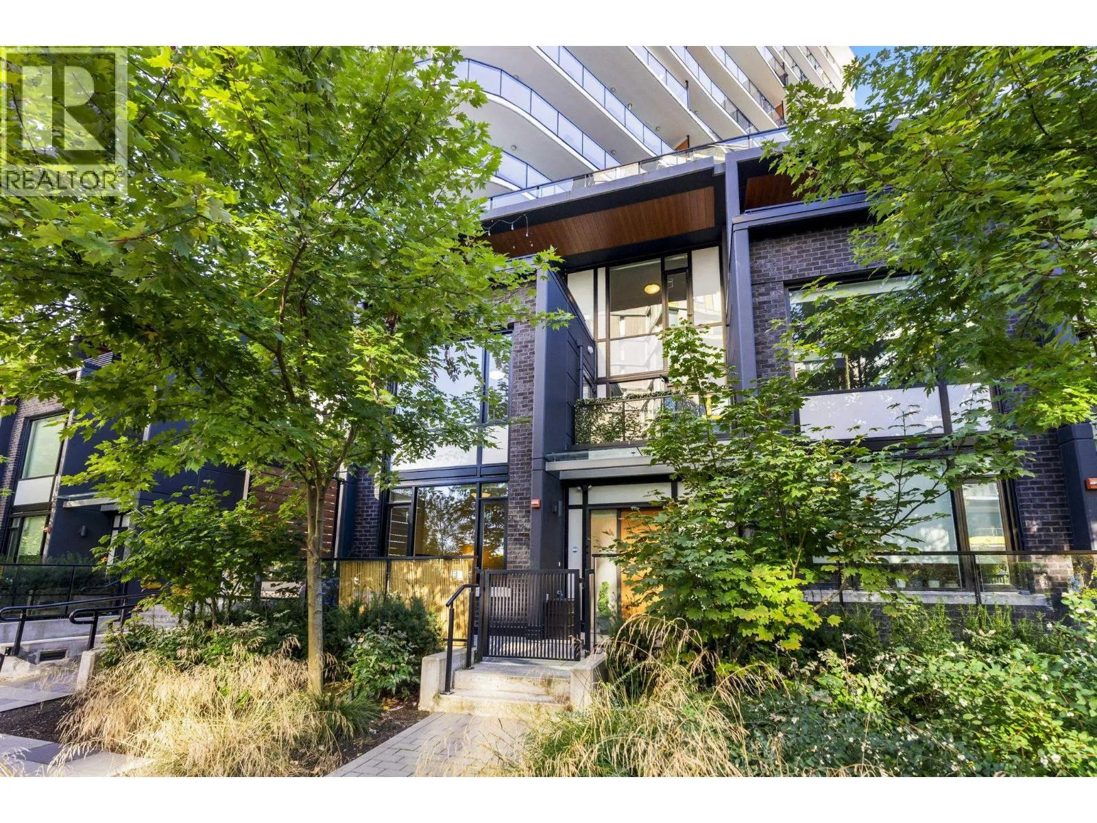111 8761 UNIVERSITY CRESCENT