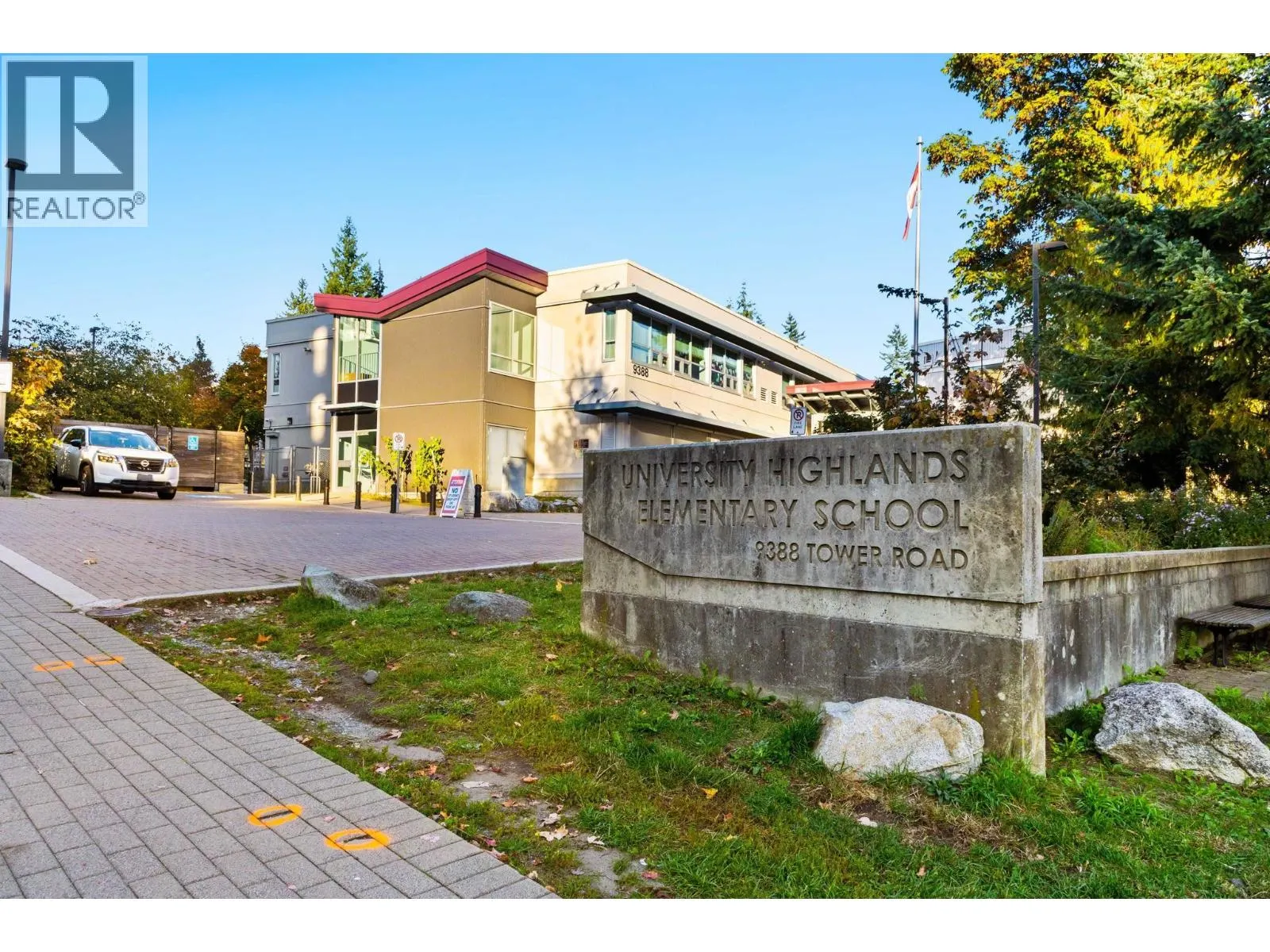 111 8761 UNIVERSITY CRESCENT